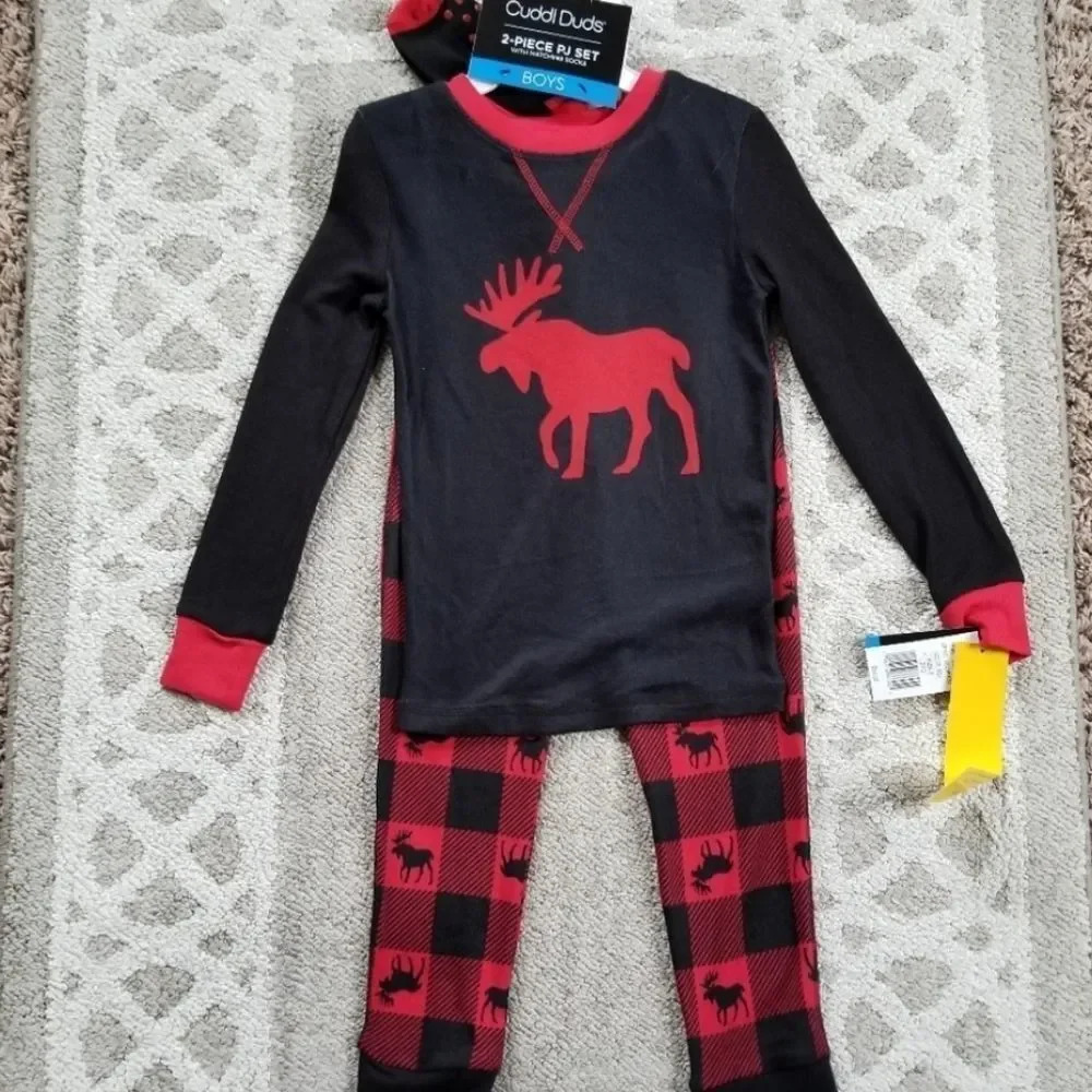 Cuddl Duds 4 pc Boys pajama set Plaid Red/Black Long Sleeved Pajamas&Soc…